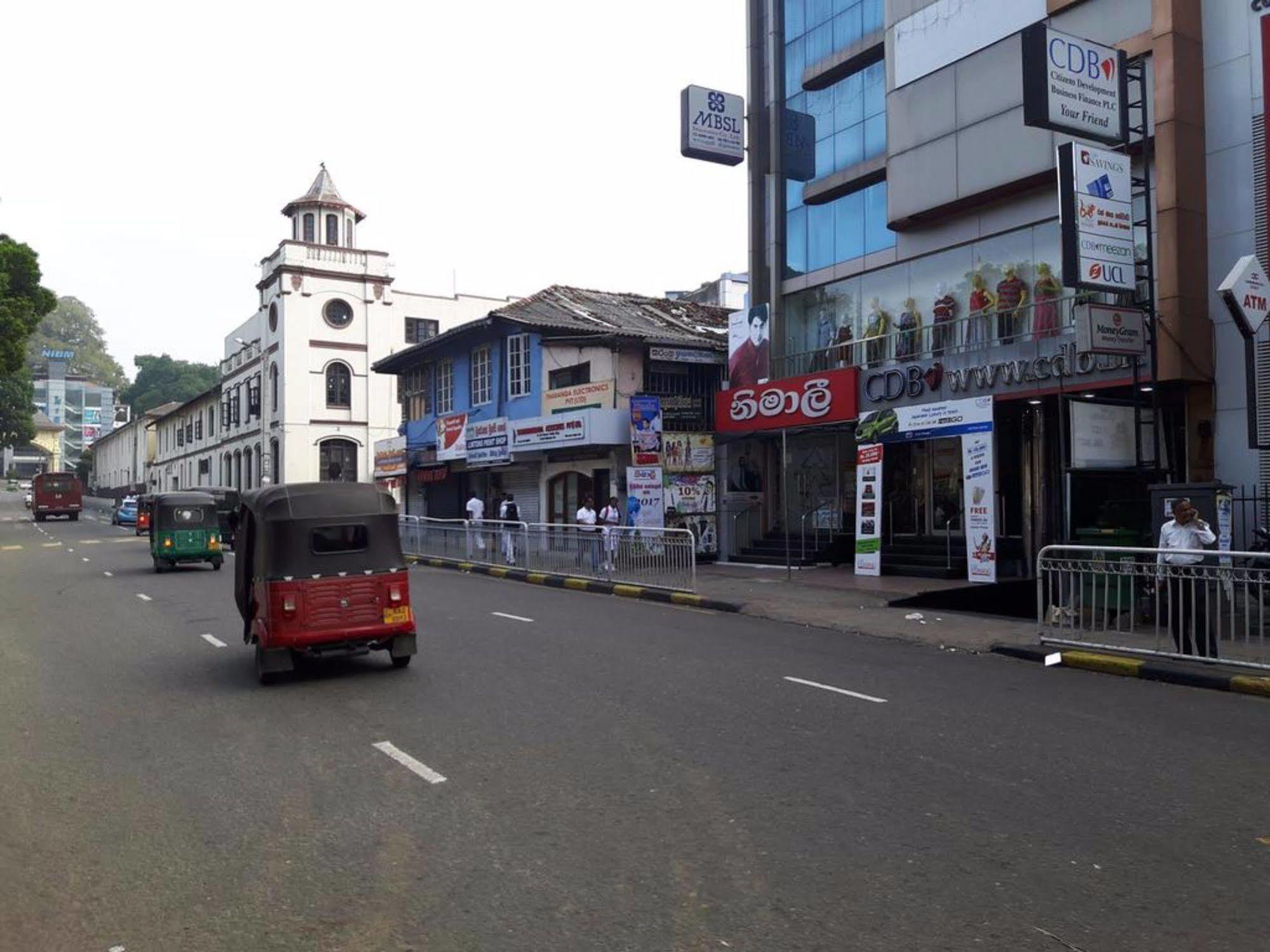Meili Lanka City Hotel Kandy Extérieur photo